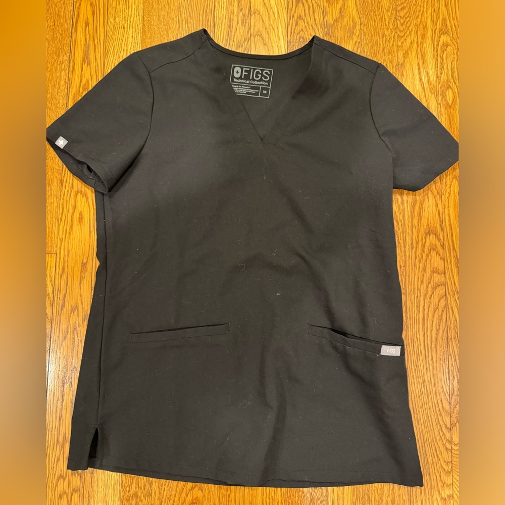FIGS scrub top